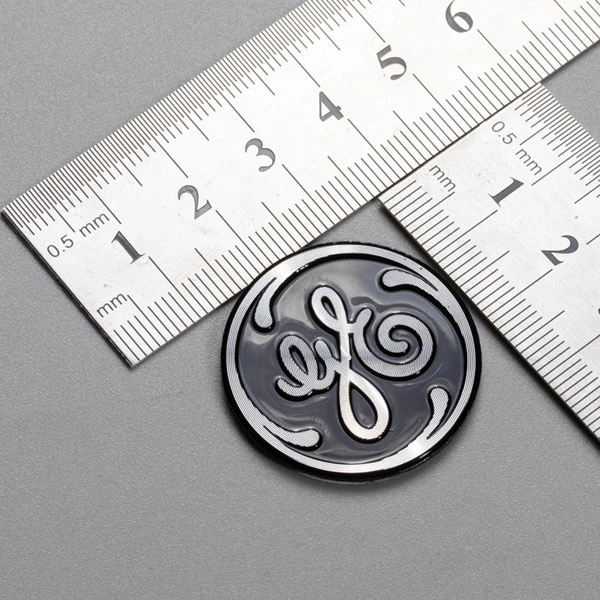 Serlahkan Logo Aluminium