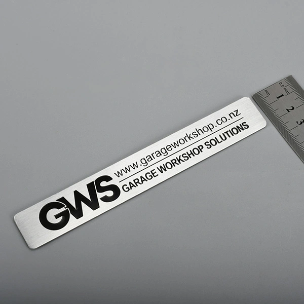 Label aluminium lencana logam