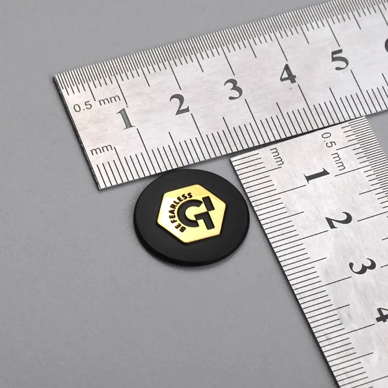 Kilang OEM Tanda Label Chrome Emas Timbul 3D