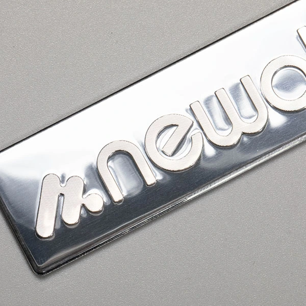 Pelekat Logo Aluminium