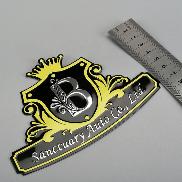 Label logam dengan logo