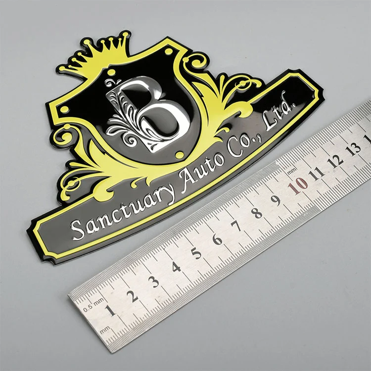 Label logam dengan logo